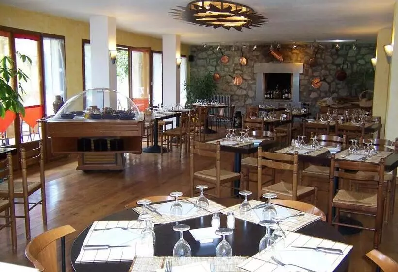 酒店 La Tour Du Loup