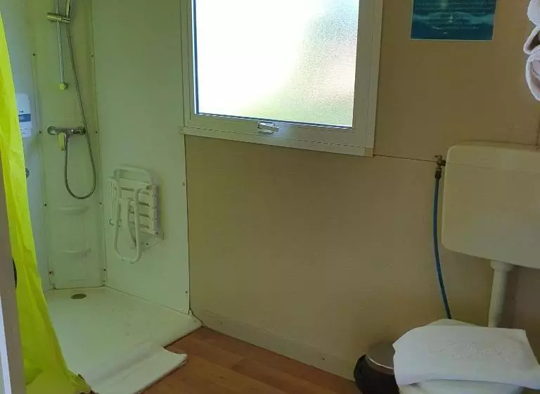 酒店 La Tour Du Loup