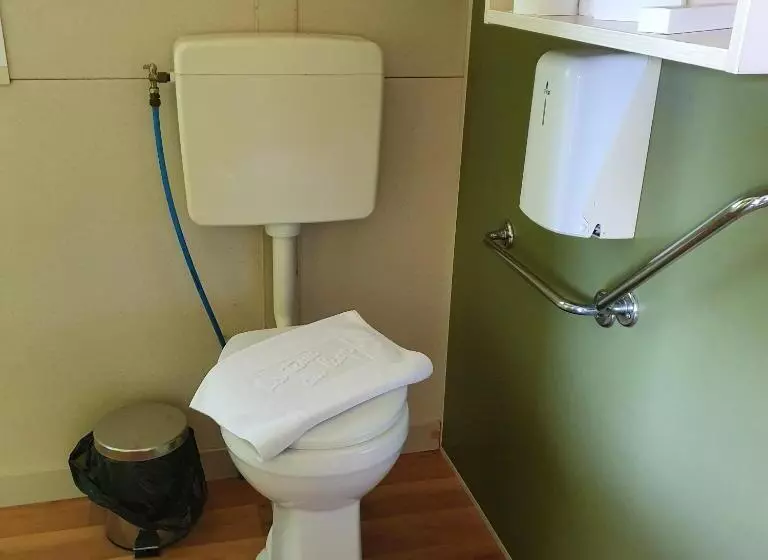 Hotel La Tour Du Loup