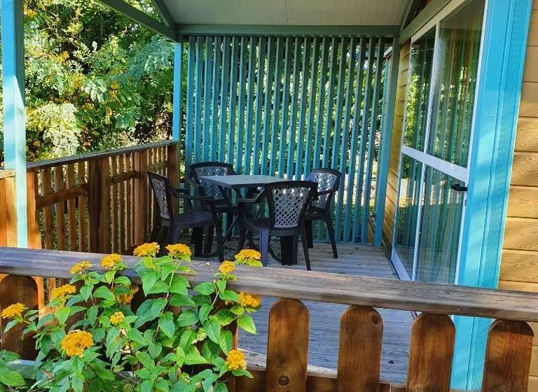 酒店 La Tour Du Loup