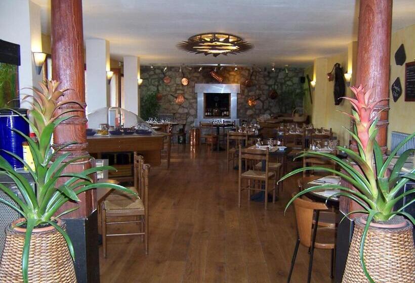 هتل La Tour Du Loup