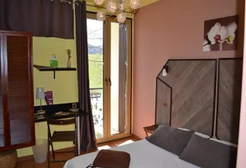 酒店 La Tour Du Loup