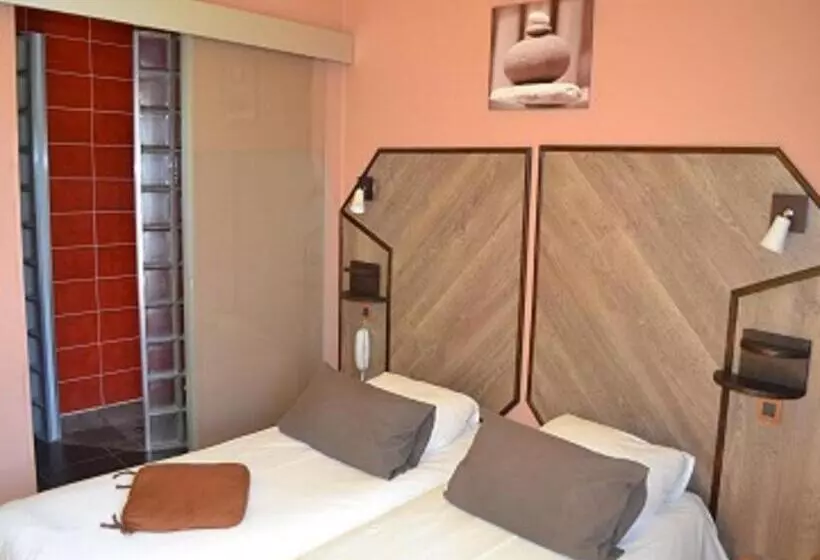 酒店 La Tour Du Loup