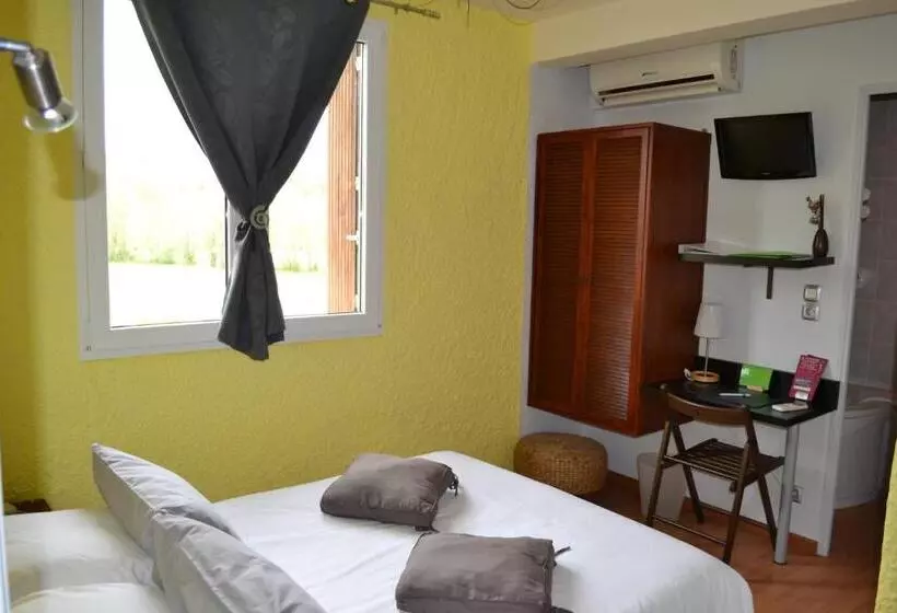 酒店 La Tour Du Loup