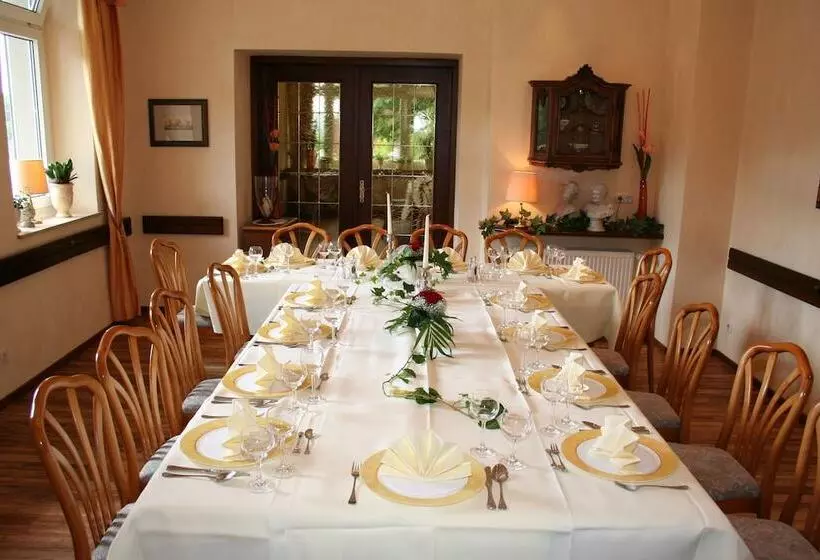 Отель & Apartments Leugermann