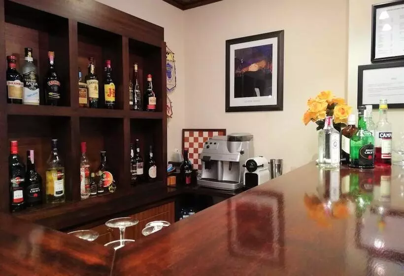 Отель Peninsular