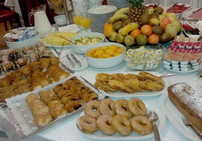 Отель Peninsular