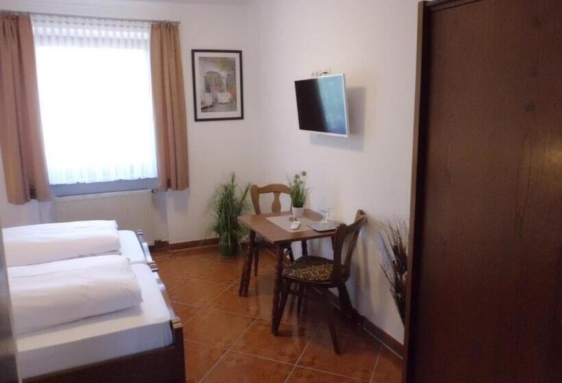 ホテル Restaurant Zur Pfanne