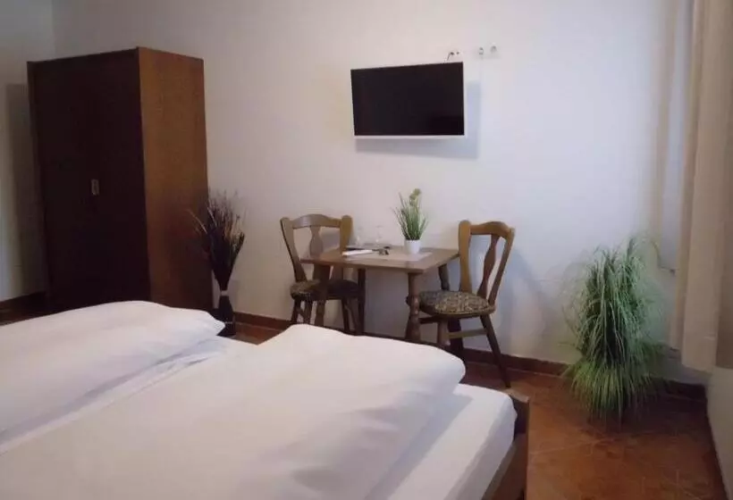 هتل Restaurant Zur Pfanne