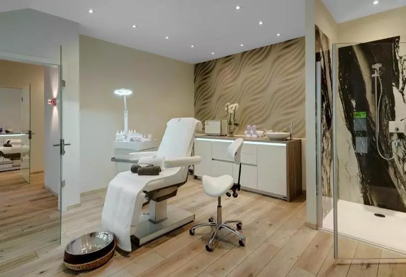 فندق Sonnengut Wellness Therme Spa