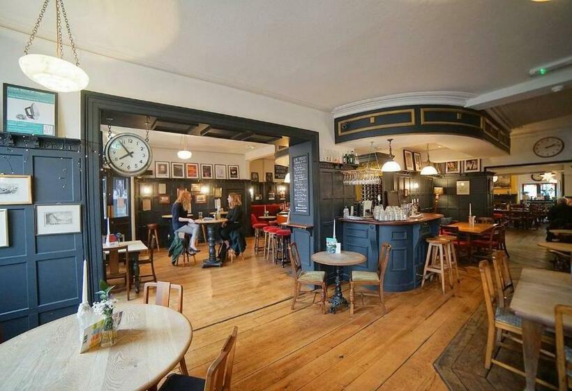 فندق صغير The Alma Taverns Boutique Suites   Room 1   Hopewell