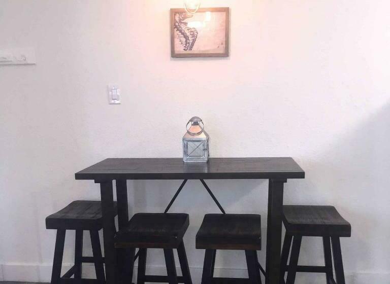 הוסטל The Tides Inn