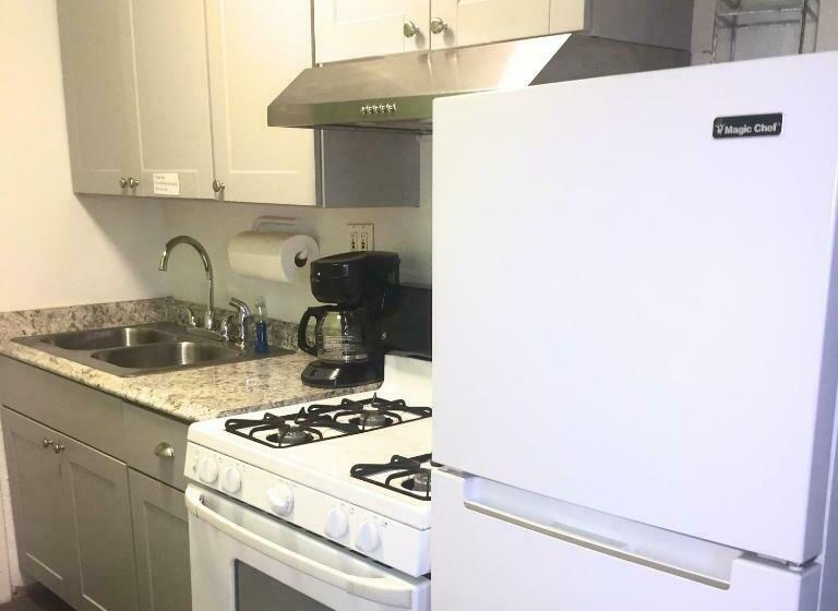 הוסטל The Tides Inn