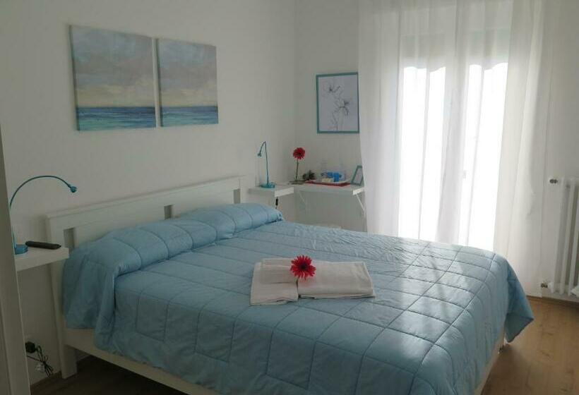 تختخواب و صبحانه Anconabed