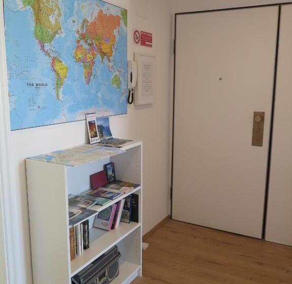 تختخواب و صبحانه Anconabed