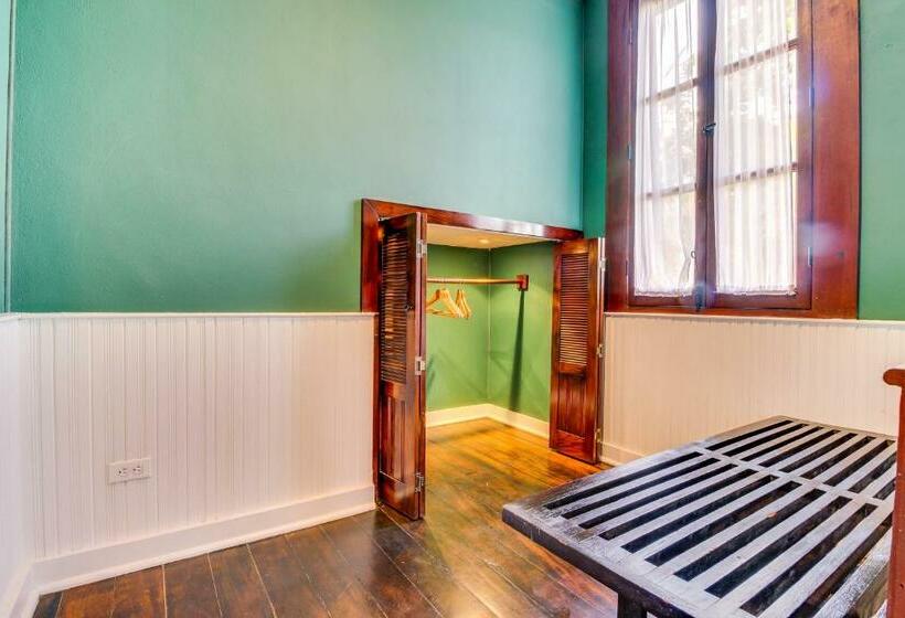 בית מלון כפרי Colonial Suite @ Mahogany Hall