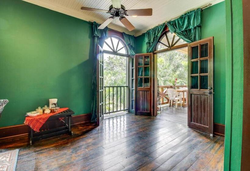 בית מלון כפרי Colonial Suite @ Mahogany Hall