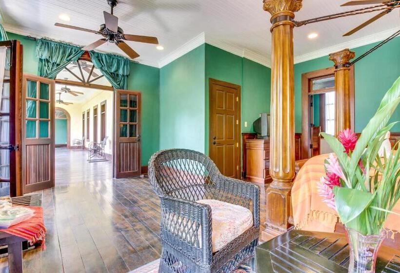 בית מלון כפרי Colonial Suite @ Mahogany Hall