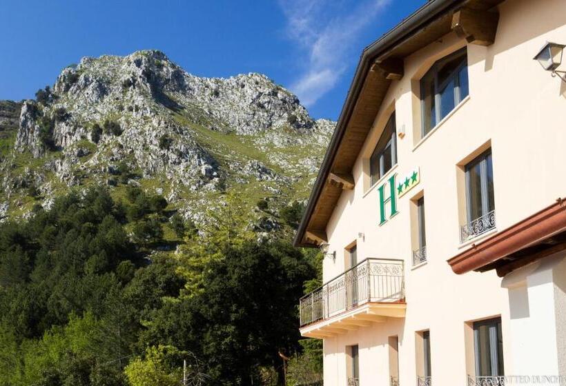 فندق Ristorante Pintadera