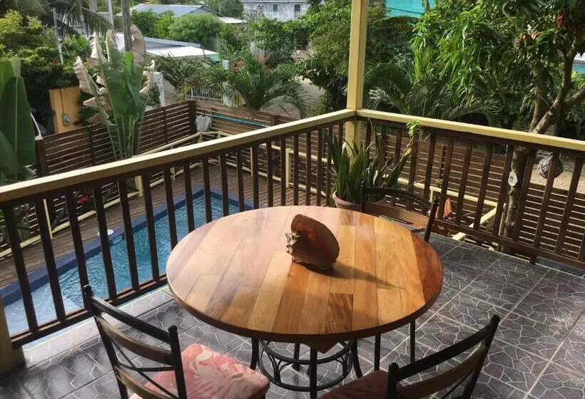 Majatalo Driftwood Gardens Guesthouse