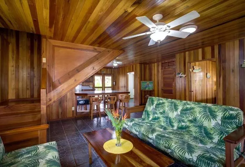 Majatalo Driftwood Gardens Guesthouse