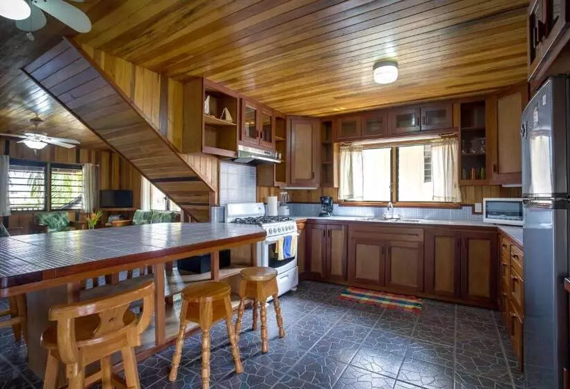 Majatalo Driftwood Gardens Guesthouse