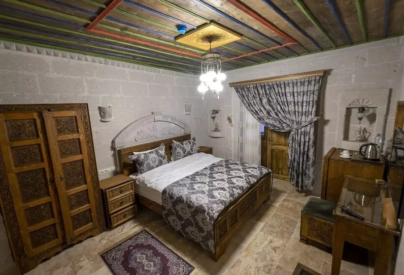 Aamiaismajoitus (B&B) Underground Cave Suites