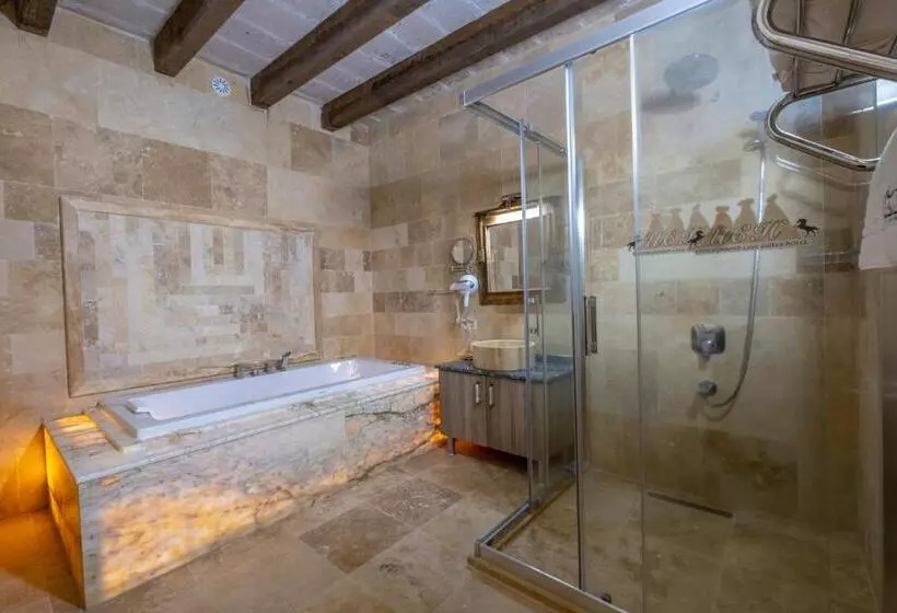 Aamiaismajoitus (B&B) Underground Cave Suites