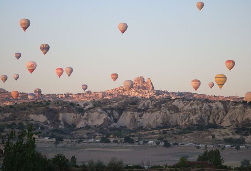 تختخواب و صبحانه Underground Cave Suites