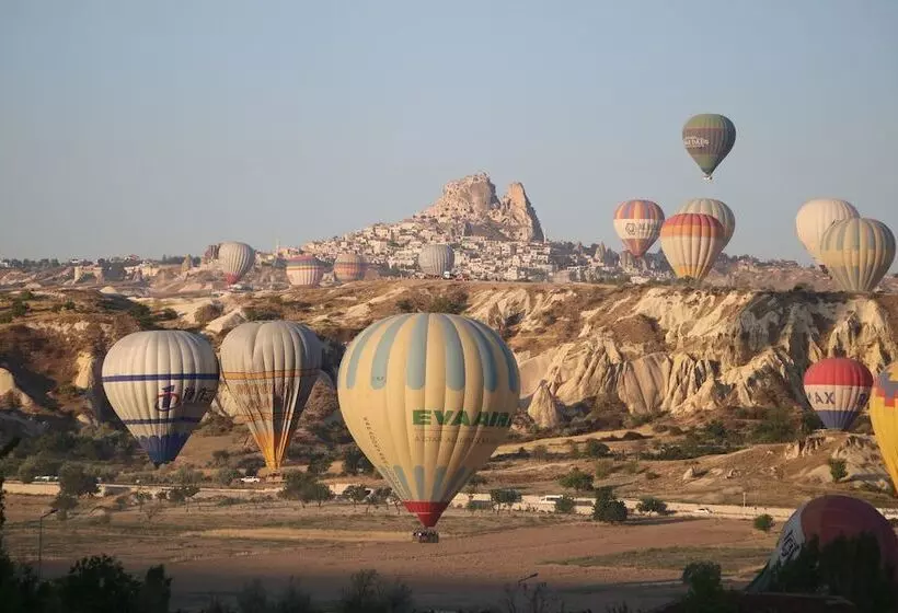 Aamiaismajoitus (B&B) Underground Cave Suites