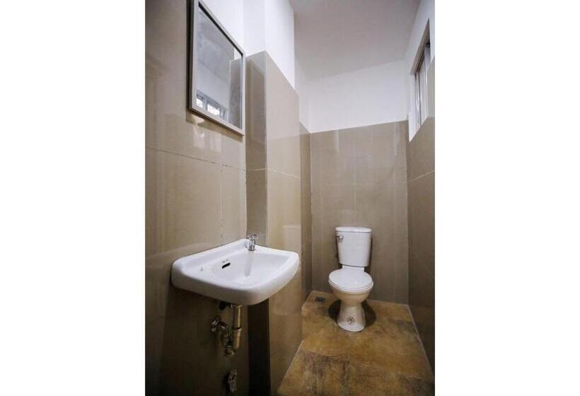 בית מלון כפרי Oyo 789 Abn Residences