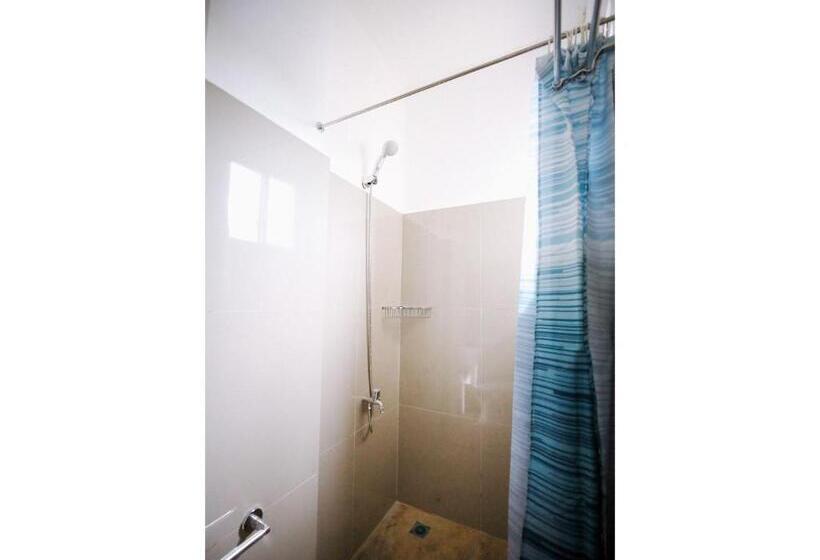 בית מלון כפרי Oyo 789 Abn Residences