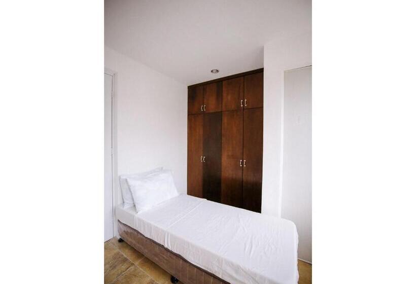 בית מלון כפרי Oyo 789 Abn Residences