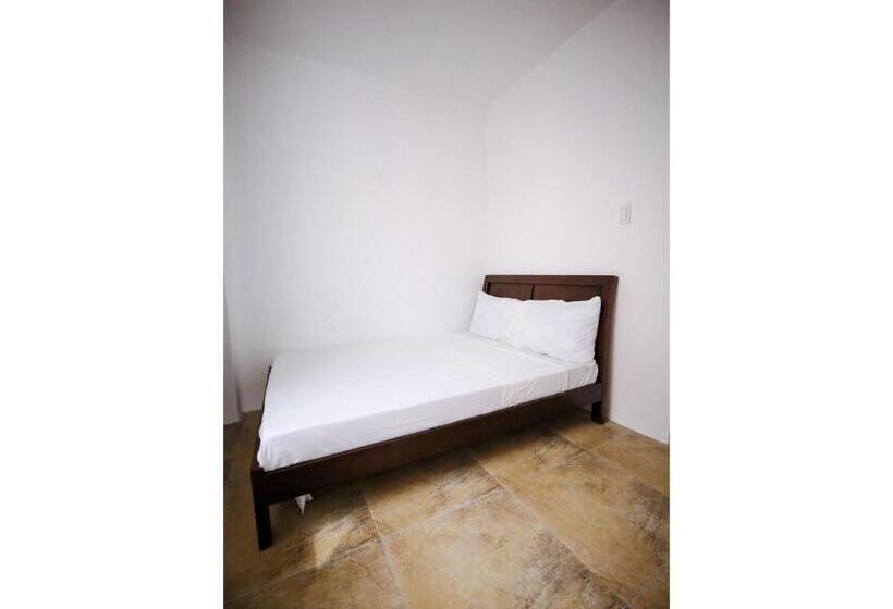 בית מלון כפרי Oyo 789 Abn Residences