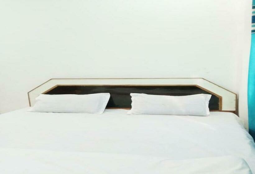 בית מלון כפרי Spot On 80245 Rajgharana Guest House