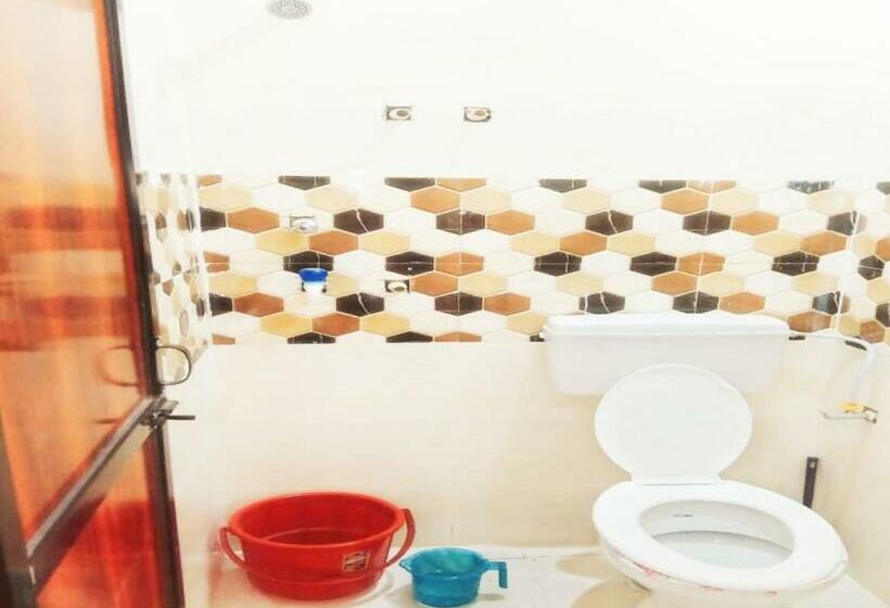 בית מלון כפרי Spot On 80245 Rajgharana Guest House