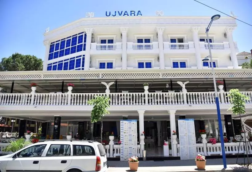 ホテル Ujvara