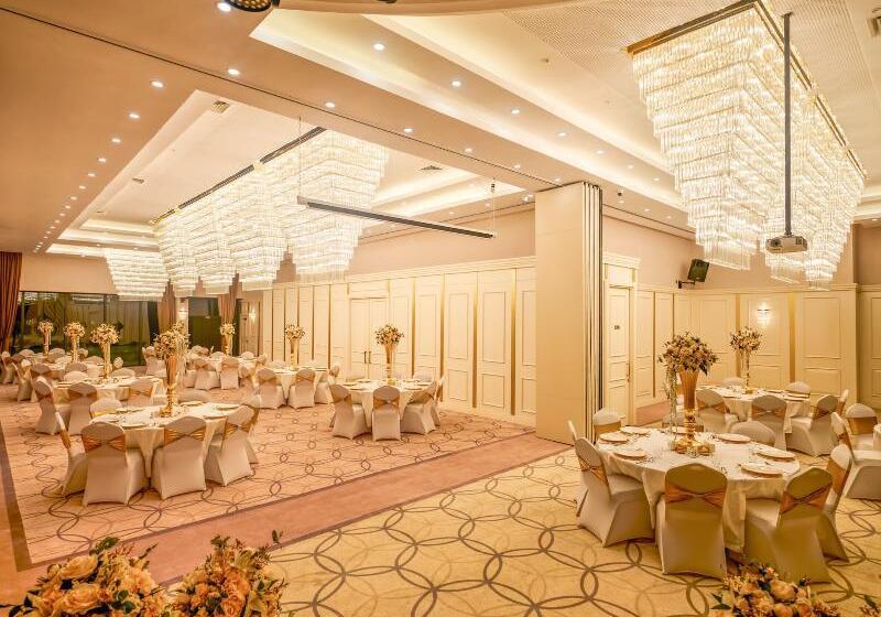 The Conforium Hotel Van