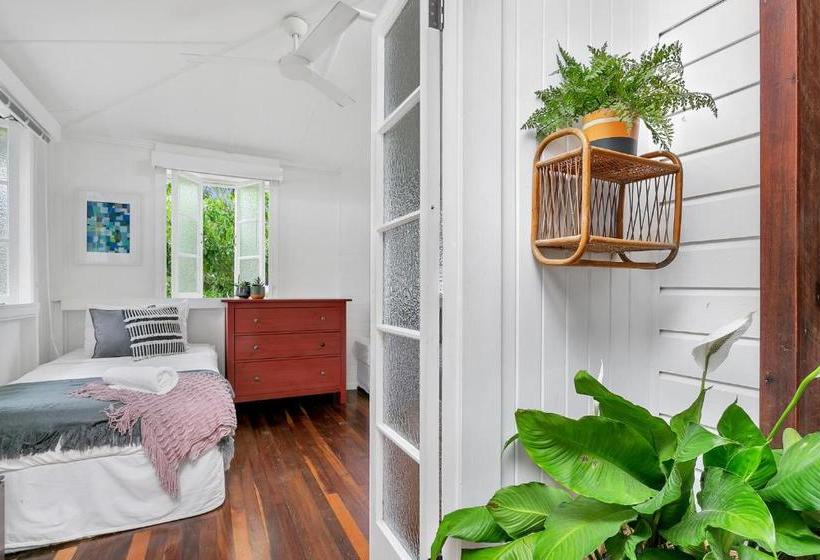 Bed and Breakfast Lazenby Lodge