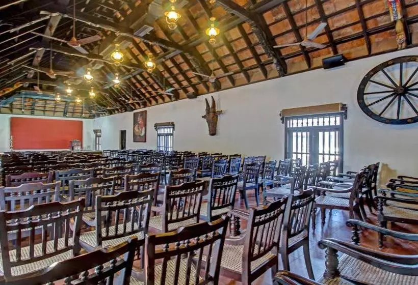 Hotelli Treebo Premium Travancore Palace Cherthala