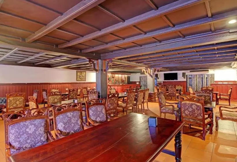 Hotelli Treebo Premium Travancore Palace Cherthala