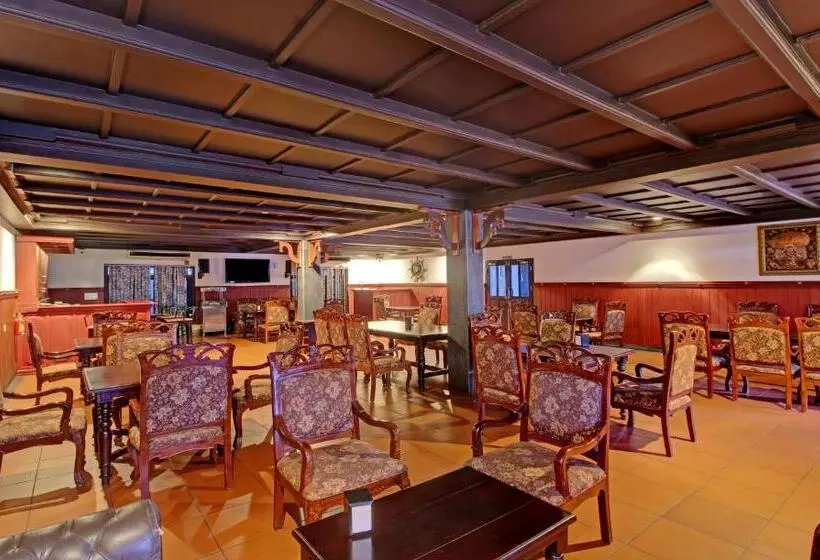 Hotelli Treebo Premium Travancore Palace Cherthala