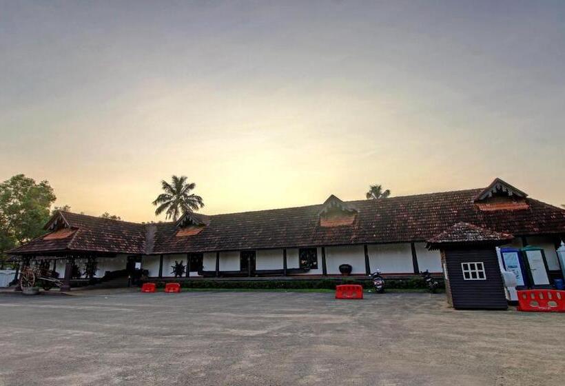 호텔 Treebo Premium Travancore Palace Cherthala