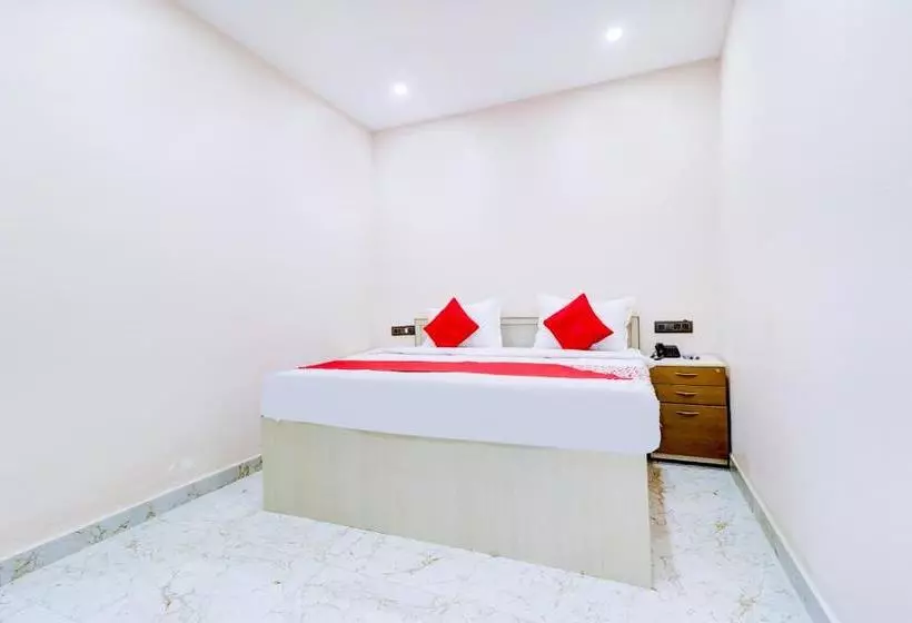 Oyo 74366 Hotel Rudra