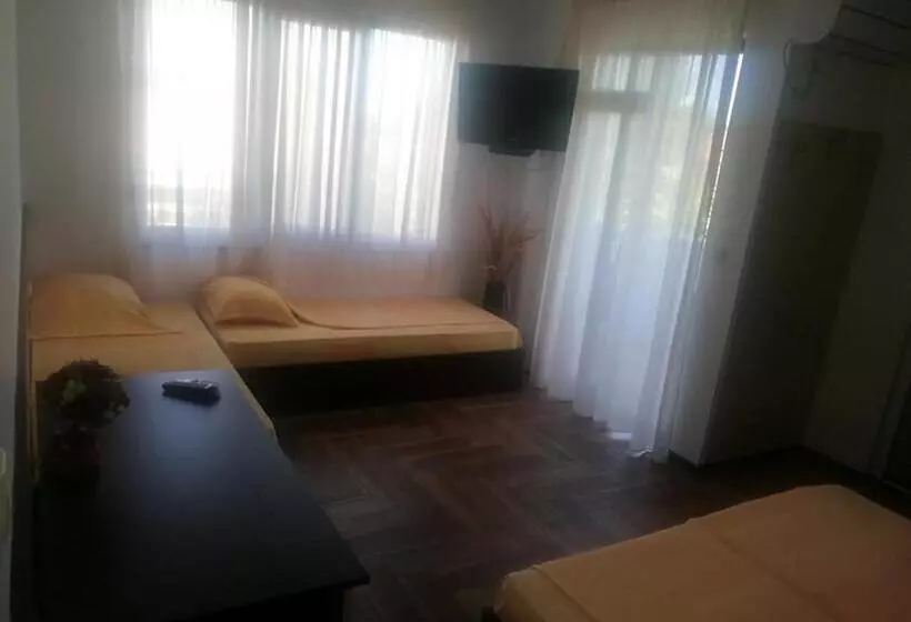 Majatalo къща за гости ели