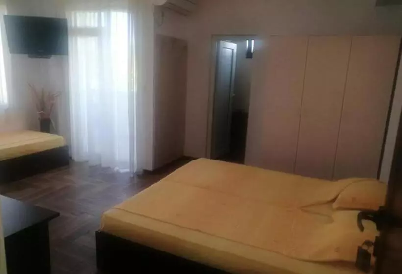 Majatalo къща за гости ели