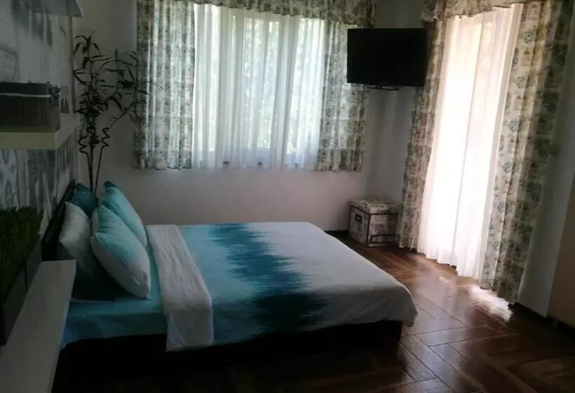 Majatalo къща за гости ели