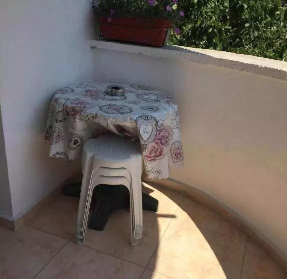 Majatalo къща за гости ели