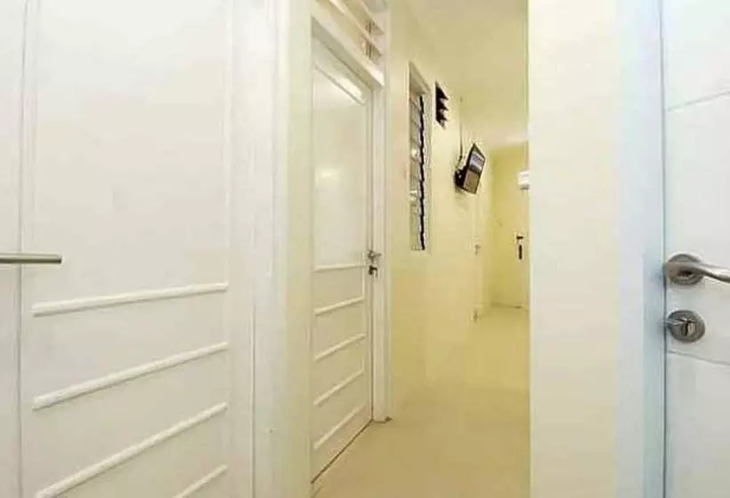 ペンション Elani Residence Bintaro Syariah Redpartner