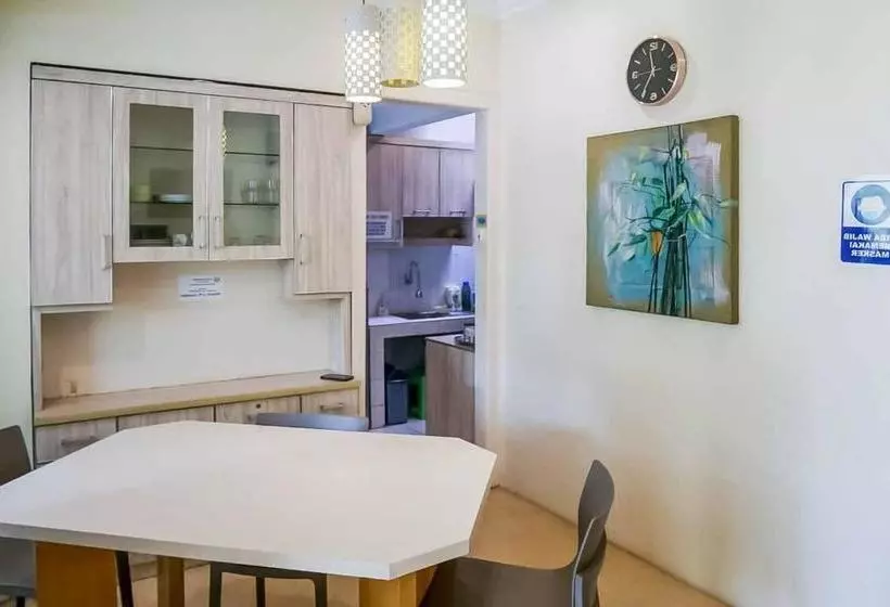 ペンション Elani Residence Bintaro Syariah Redpartner